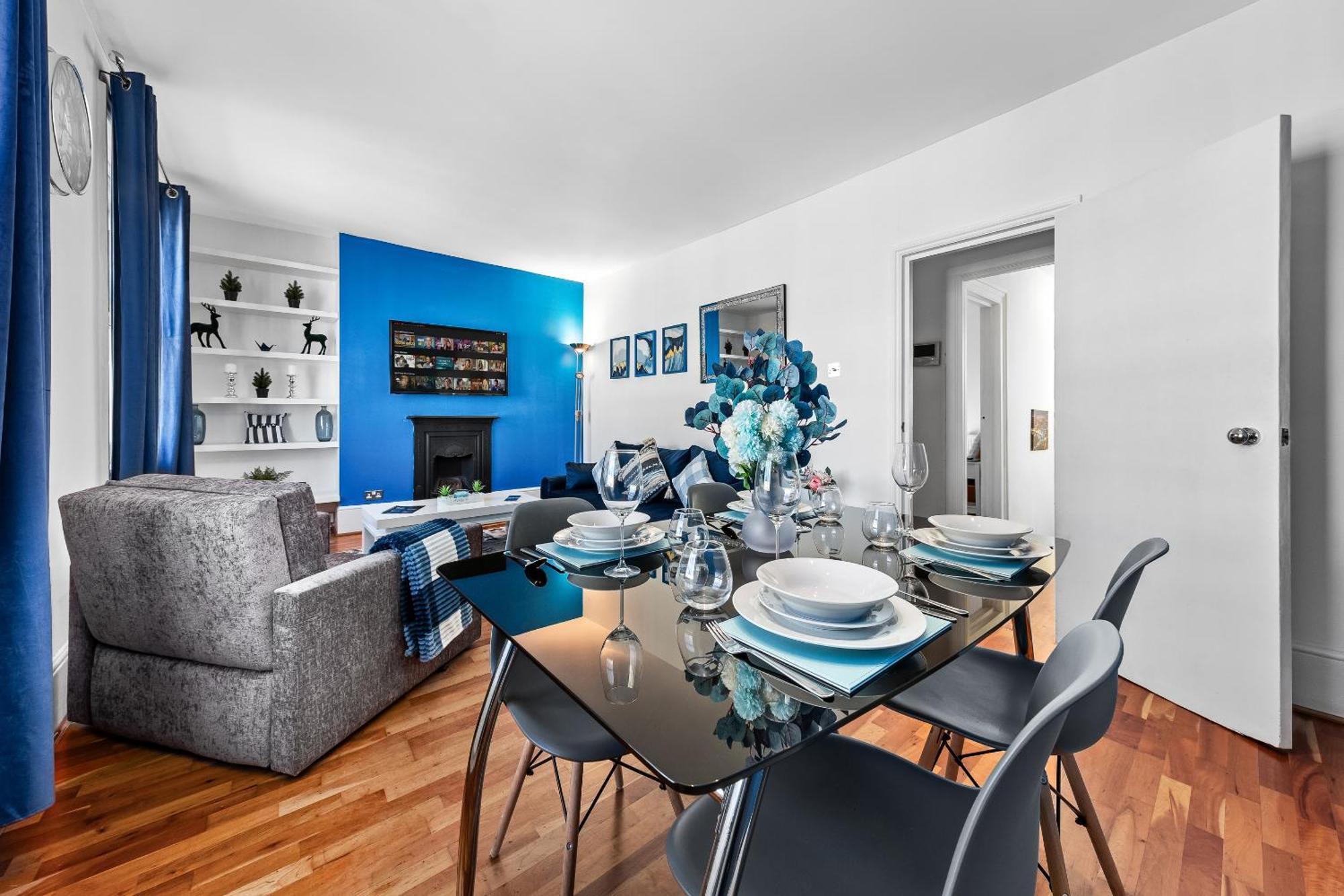 Balcony Blue Theme 1 Bedroom Central London Luxury Flat Near Hyde Park! Accommodates Up To 6! Double Sofa Bed And Next To Station! Kültér fotó