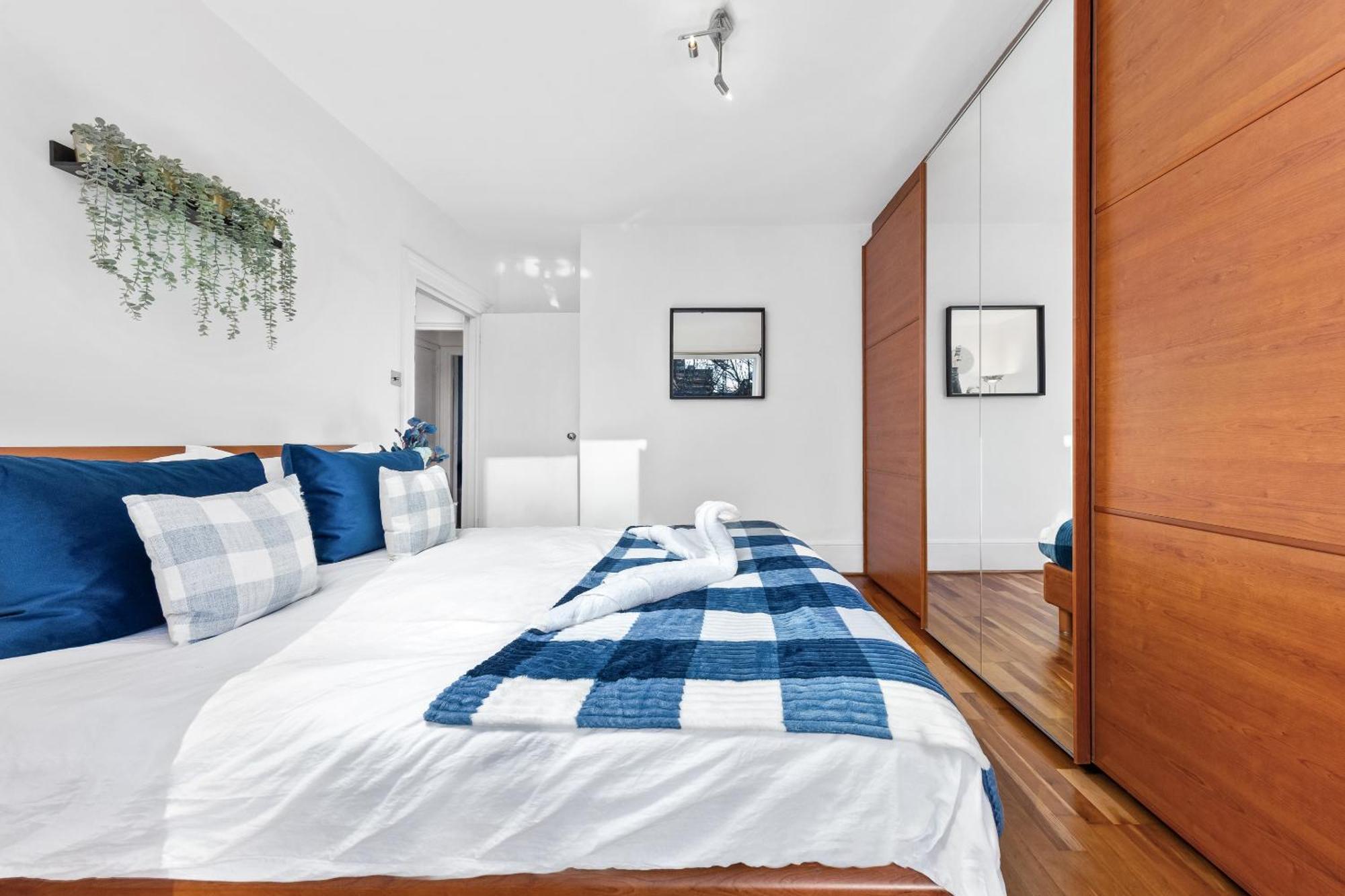 Balcony Blue Theme 1 Bedroom Central London Luxury Flat Near Hyde Park! Accommodates Up To 6! Double Sofa Bed And Next To Station! Kültér fotó