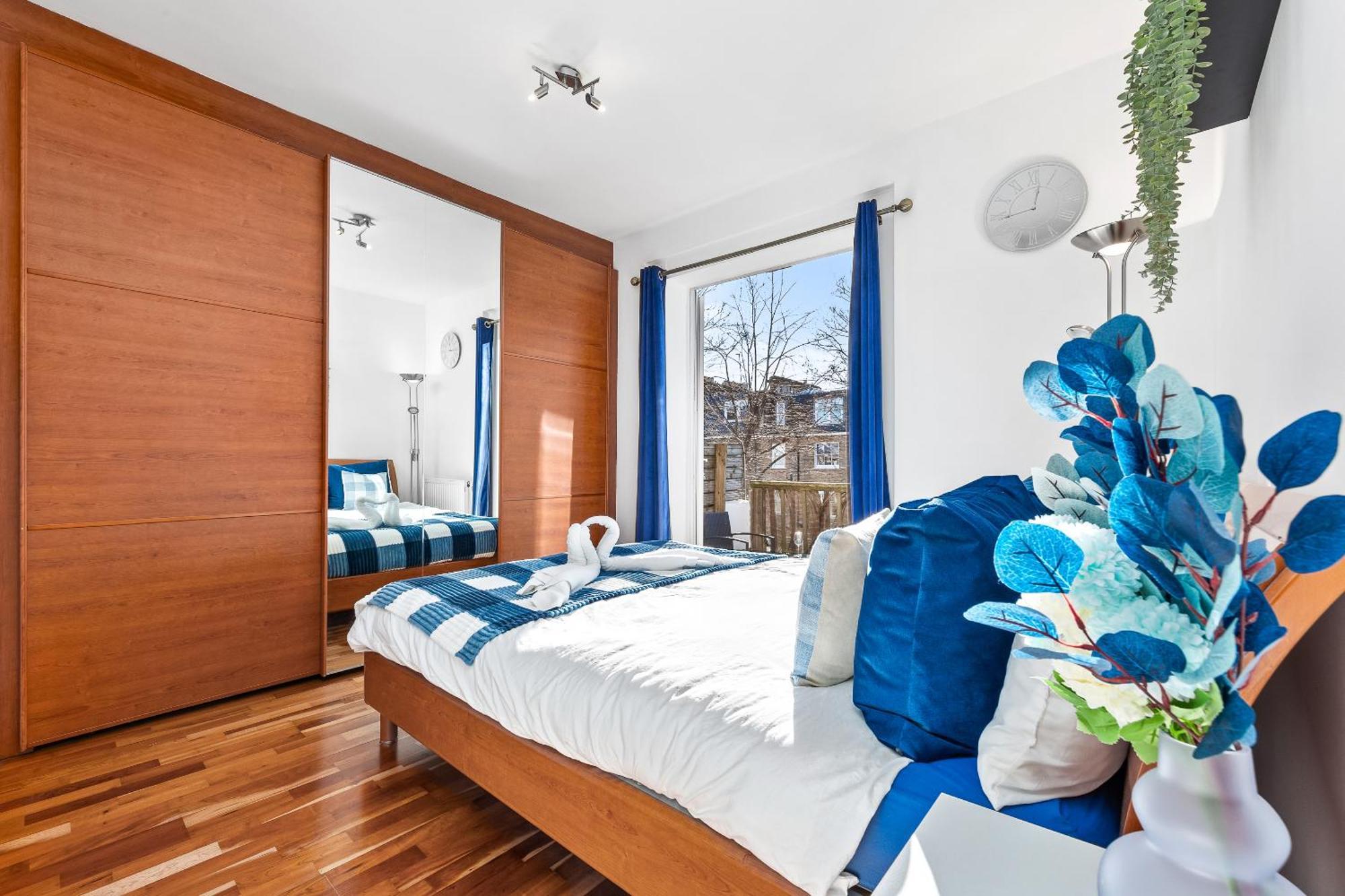 Balcony Blue Theme 1 Bedroom Central London Luxury Flat Near Hyde Park! Accommodates Up To 6! Double Sofa Bed And Next To Station! Kültér fotó