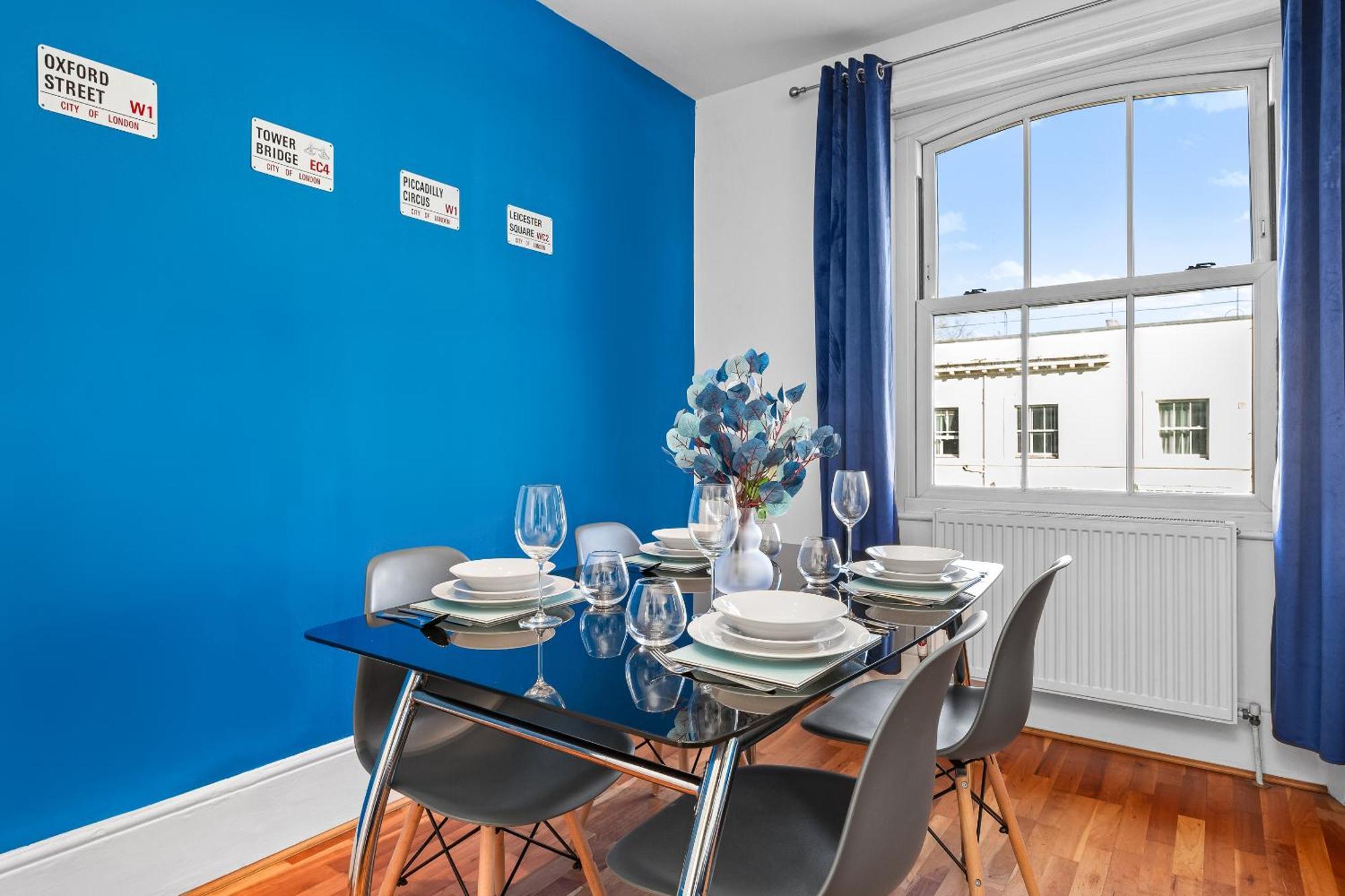 Balcony Blue Theme 1 Bedroom Central London Luxury Flat Near Hyde Park! Accommodates Up To 6! Double Sofa Bed And Next To Station! Kültér fotó