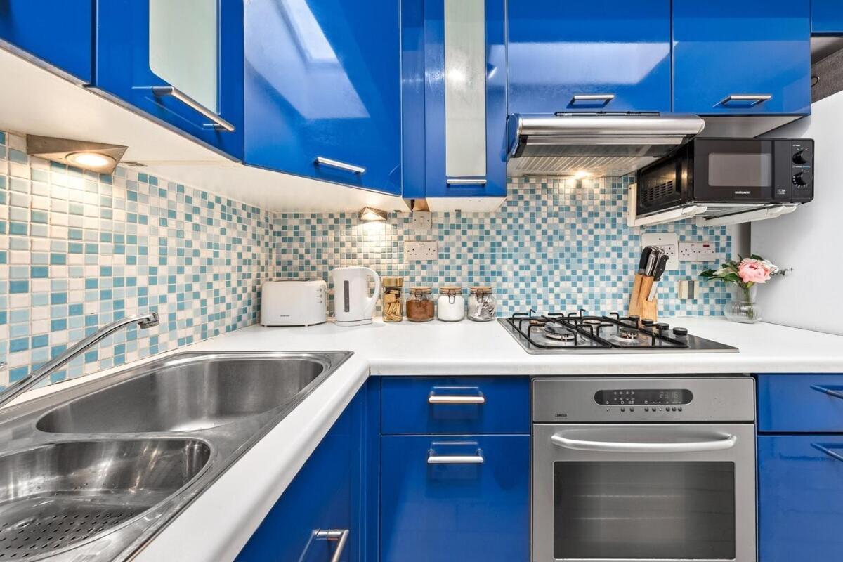 Balcony Blue Theme 1 Bedroom Central London Luxury Flat Near Hyde Park! Accommodates Up To 6! Double Sofa Bed And Next To Station! Kültér fotó