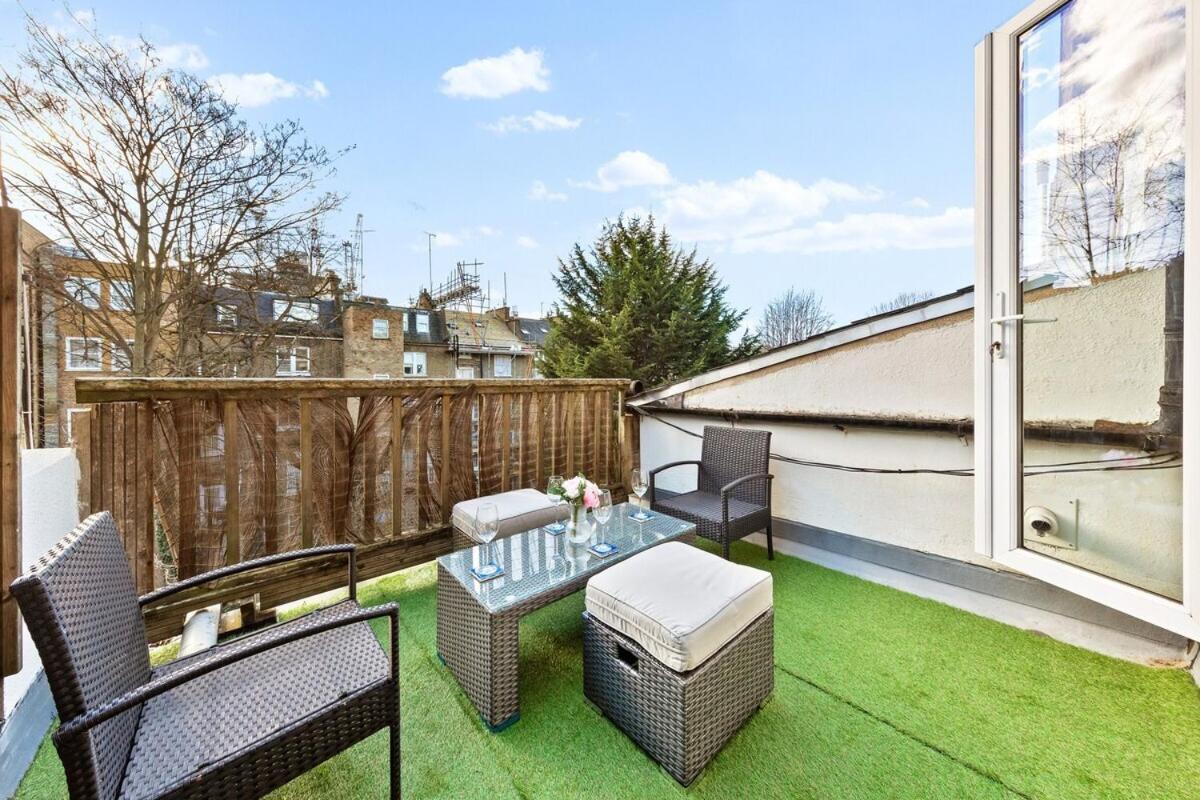 Balcony Blue Theme 1 Bedroom Central London Luxury Flat Near Hyde Park! Accommodates Up To 6! Double Sofa Bed And Next To Station! Kültér fotó